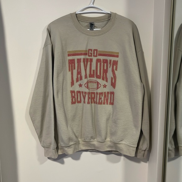 Taylor Swift Sweater - Picture 1 of 4